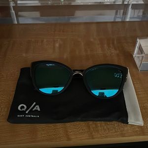 QUAY AUSTRALIA BLUE OVERSIZED CAT EYE GLASSES